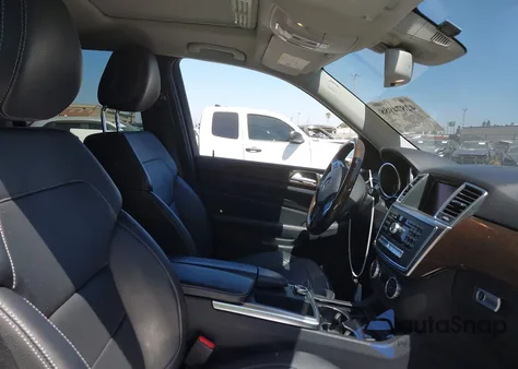 2015 Mercedes-Benz Ml 350 z USA, uszkodzony, nr VIN 4JGDA5JB2FA529220